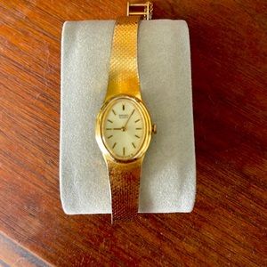 ⌚ Elevate Your Style - Discover Vintage Beauty with this Seiko Quartz Watch! ⌚